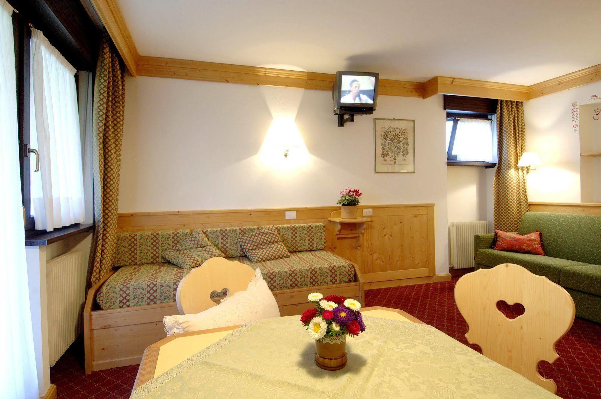 Residence Lastei San Martino Di Castrozza Luaran gambar